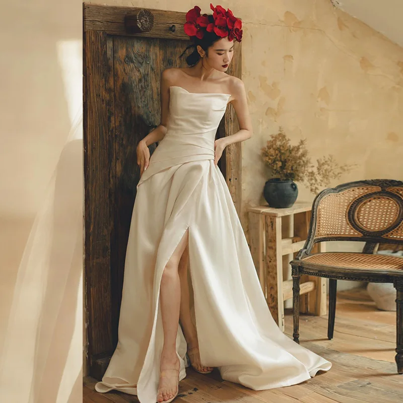 Strapless Light Wedding Dress Satin Simple Slit Banquet Party Dress Host Outdoor Veil Photography Wedding Dress Customized
Strapless Light Wedding Dress Satin Simple Slit Banquet Party Dress Host Outdoor Veil Photography Wedding Dress Customized