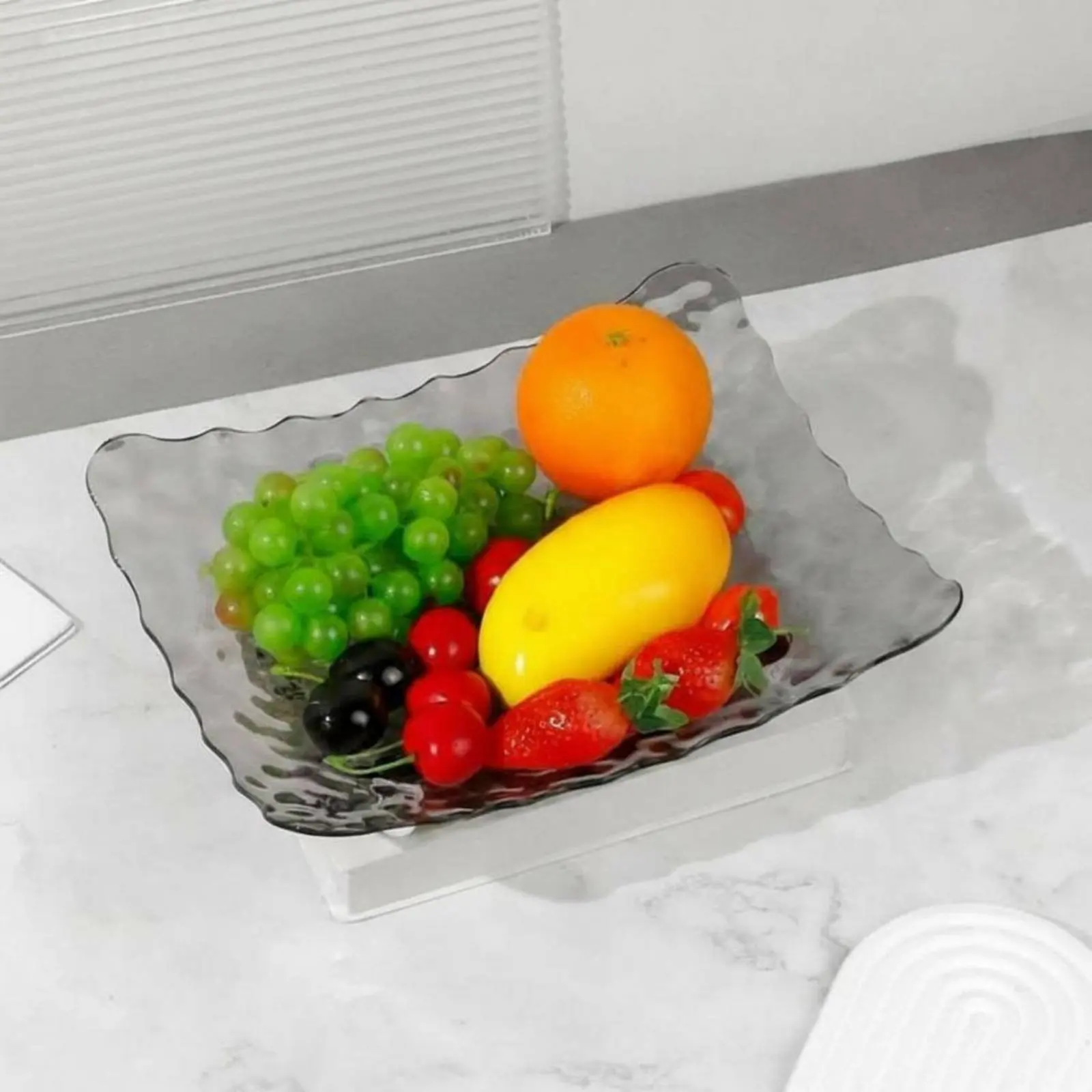 2-Tier Fruit Stand Light Luxury and Design Food Display Elegant Design Adaptable Use for New Homeowners, Living Room, Parties
2-Tier Fruit Stand Light Luxury and Design Food Display Elegant Design Adaptable Use for New Homeowners, Living Room, Parties