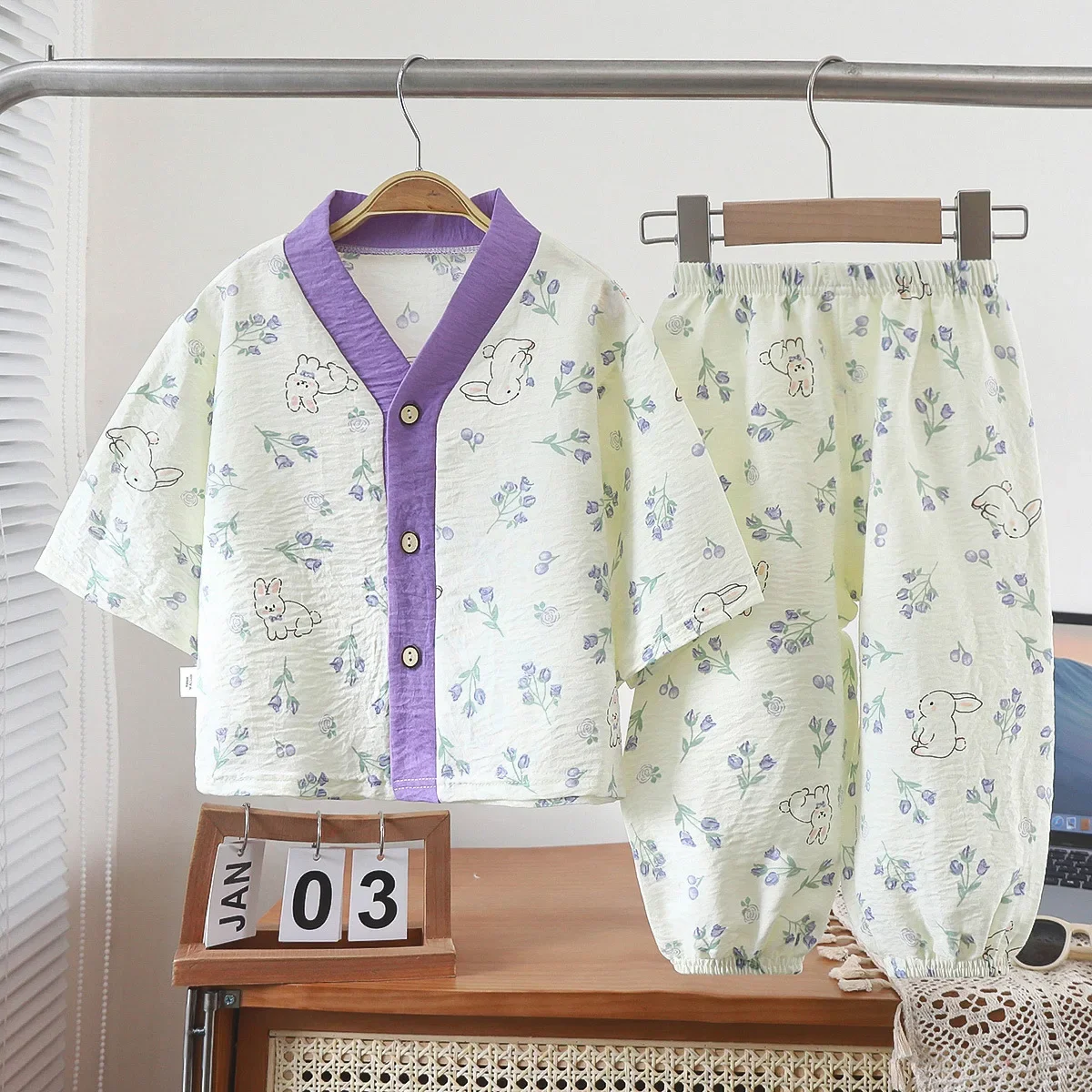 New Kids Summer Thin Pajamas Comfortable Loungewear Boys Girls Cartoon Bear Print V-neck Pyjamas Casual Sleepwear Clothing Sets
New Kids Summer Thin Pajamas Comfortable Loungewear Boys Girls Cartoon Bear Print V-neck Pyjamas Casual Sleepwear Clothing Sets