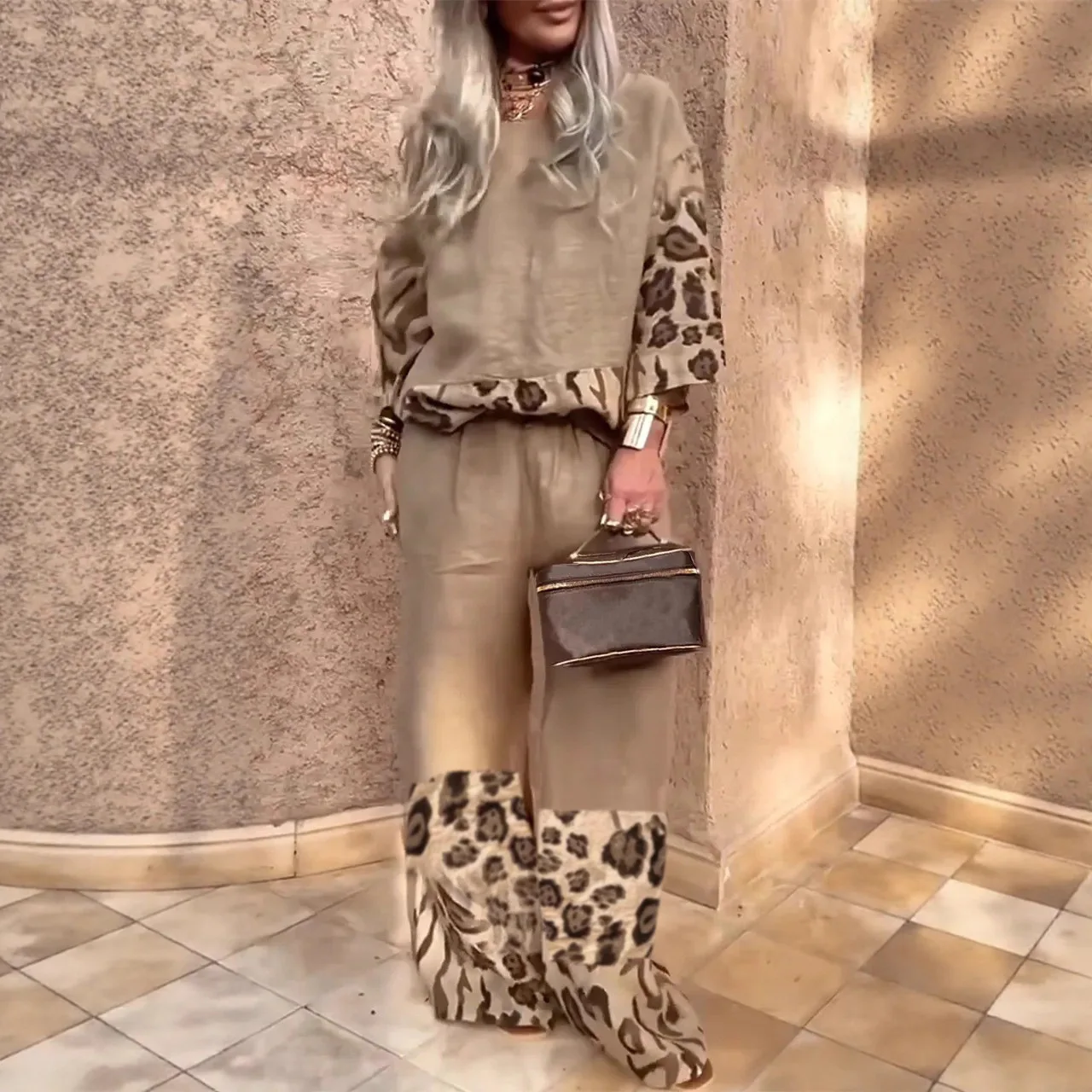 Fashion Vintage Leopard Print Two Piece Set Women Loose Seven-quarter Sleeve Tops Wide Legs Trousers 2 Piece Sets Spring Autumn
Fashion Vintage Leopard Print Two Piece Set Women Loose Seven-quarter Sleeve Tops Wide Legs Trousers 2 Piece Sets Spring Autumn