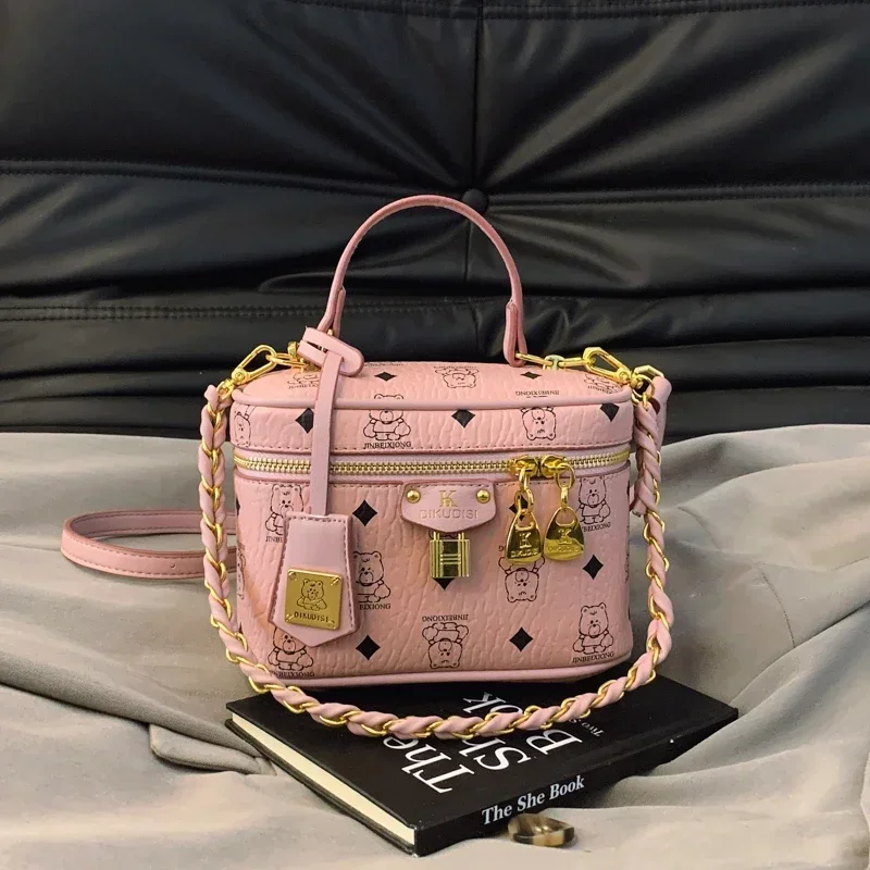 Popular Women's Messenger Bag Crossbody Design Genuine Leather Handbag Classic Elegant Look With Multiple Pockets Ladies
Popular Women's Messenger Bag Crossbody Design Genuine Leather Handbag Classic Elegant Look With Multiple Pockets Ladies