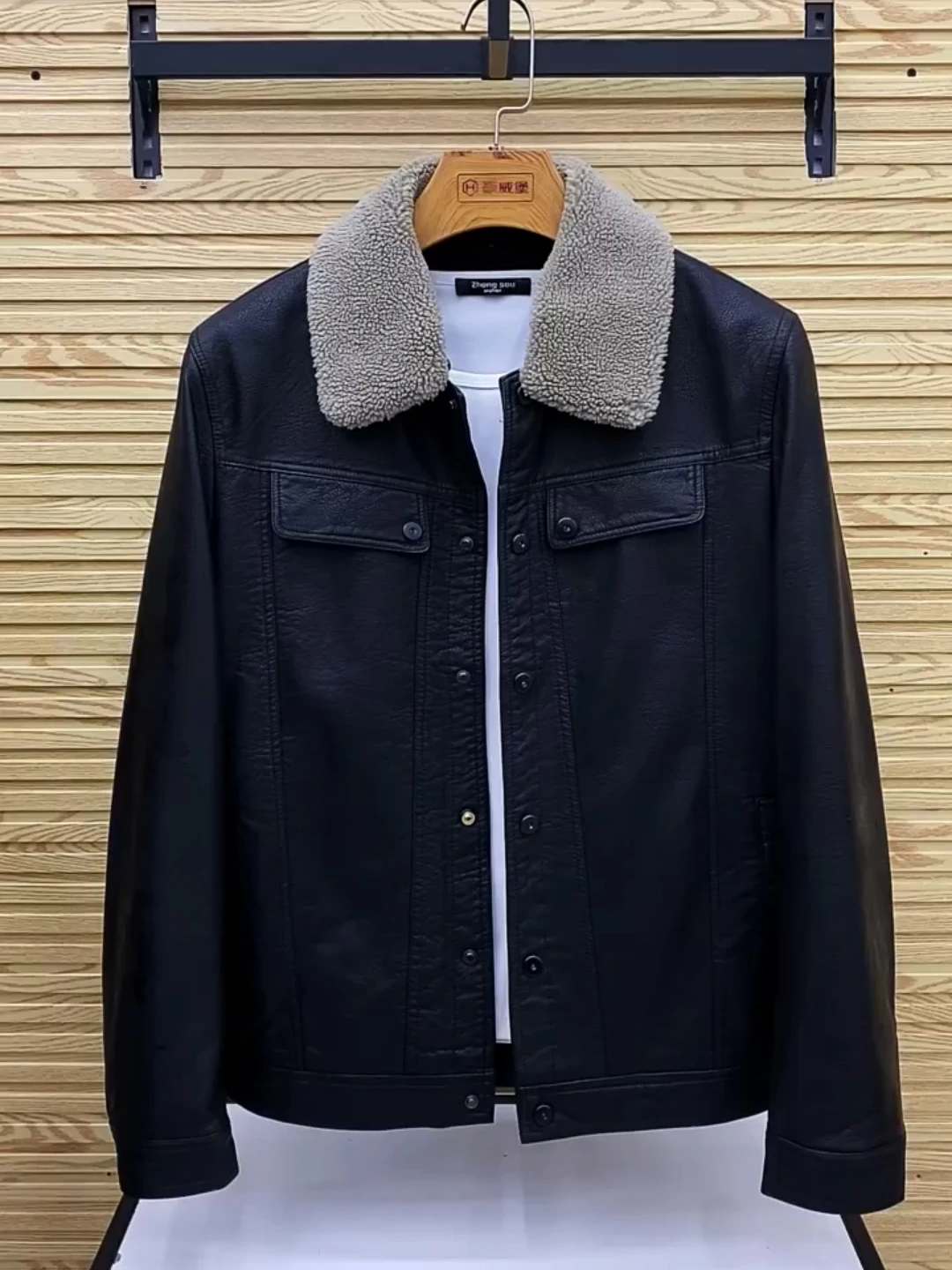 Men's Fashionable Casual Detachable Fur Collar Jacket Autumn Winter New Style Versatile High-End Feeling Cool Urban Youth Out...
Men's Fashionable Casual Detachable Fur Collar Jacket Autumn Winter New Style Versatile High-End Feeling Cool Urban Youth Out...