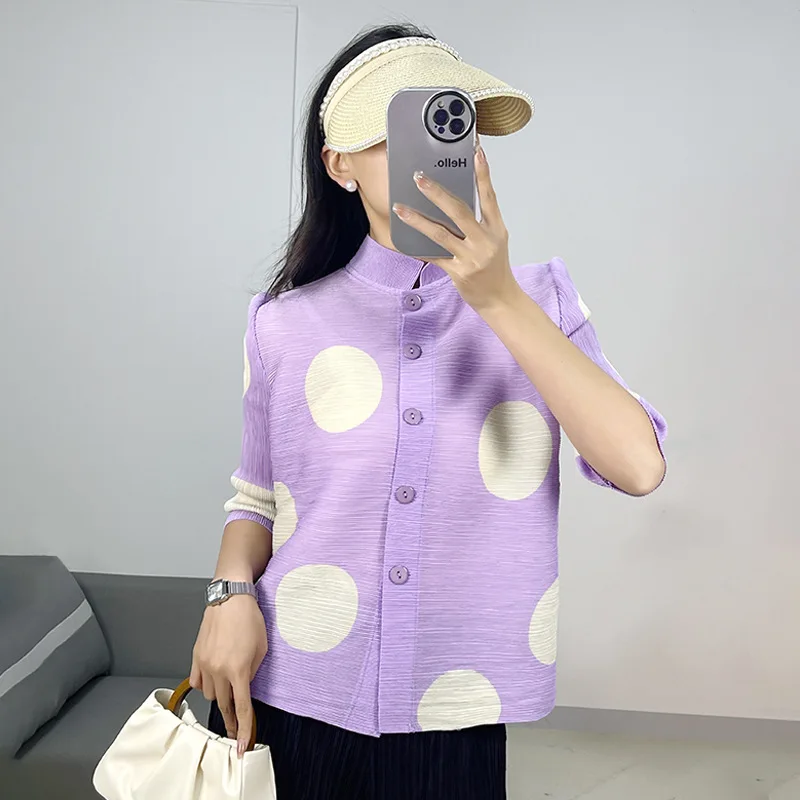 Miyake Pleated Top for Women 2024 Spring New Polka Dot Print Short Cardigan Single-breasted Jacket Loose Casual Pleated Coat
Miyake Pleated Top for Women 2024 Spring New Polka Dot Print Short Cardigan Single-breasted Jacket Loose Casual Pleated Coat
