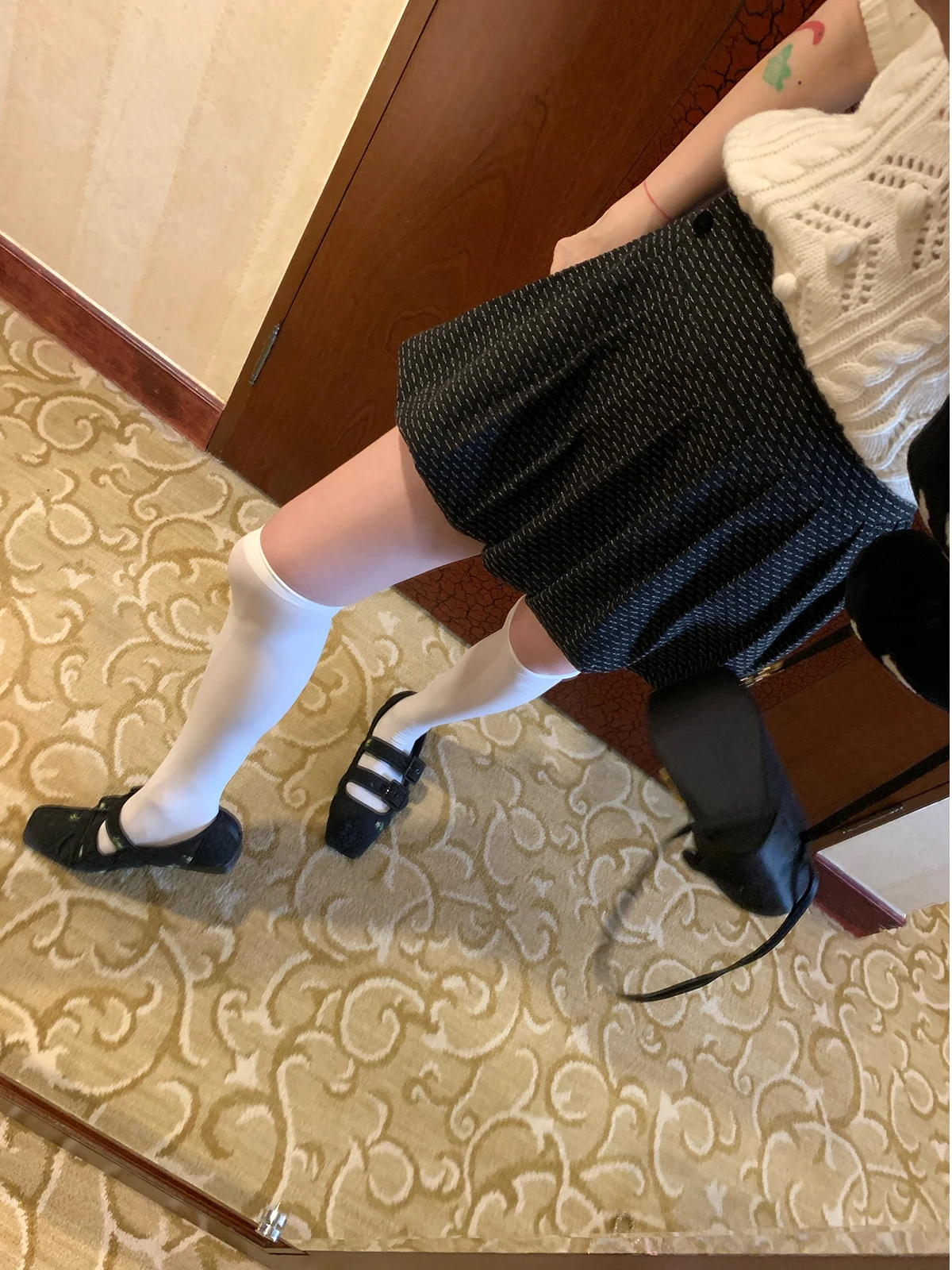 Новая летняя плиссированная юбка из хлопка в клетку с текстурой «семисемистоун» для повседневной носки, универсальная модель для женщин, коллекция Весна 2025
Новая летняя плиссированная юбка из хлопка в клетку с текстурой «семисемистоун» для повседневной носки, универсальная модель для женщин, коллекция Весна 2025