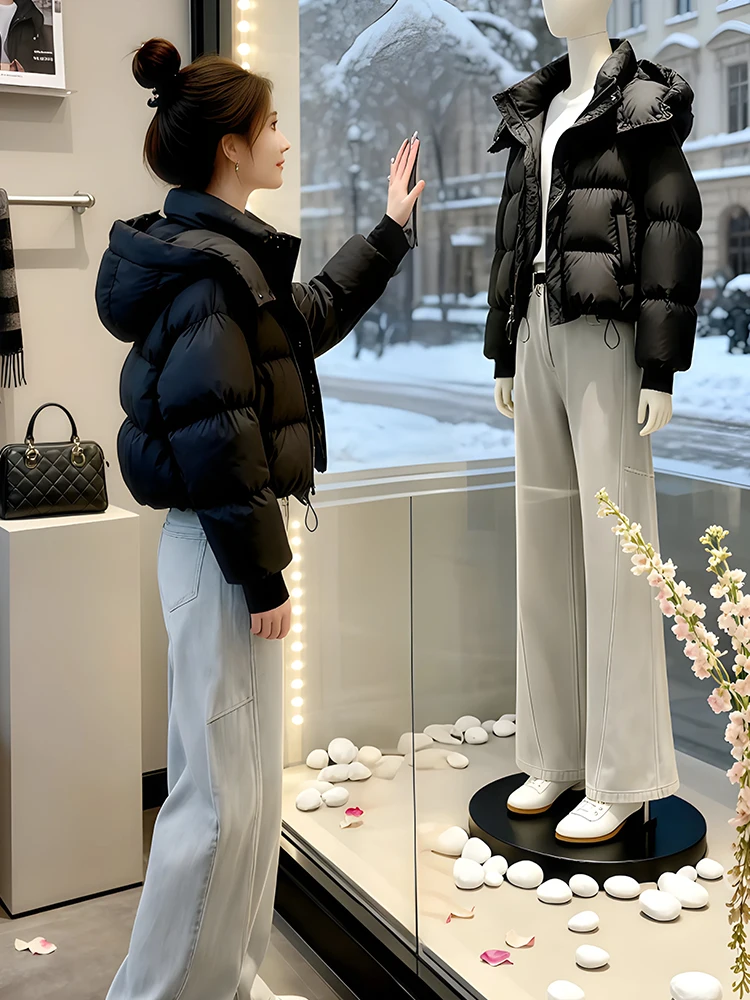 Новая универсальная утепленная женская куртка из хлопка с капюшоном на молнии, свободного кроя, в корейском стиле, для повседневной носки, 2026
Новая универсальная утепленная женская куртка из хлопка с капюшоном на молнии, свободного кроя, в корейском стиле, для повседневной носки, 2026