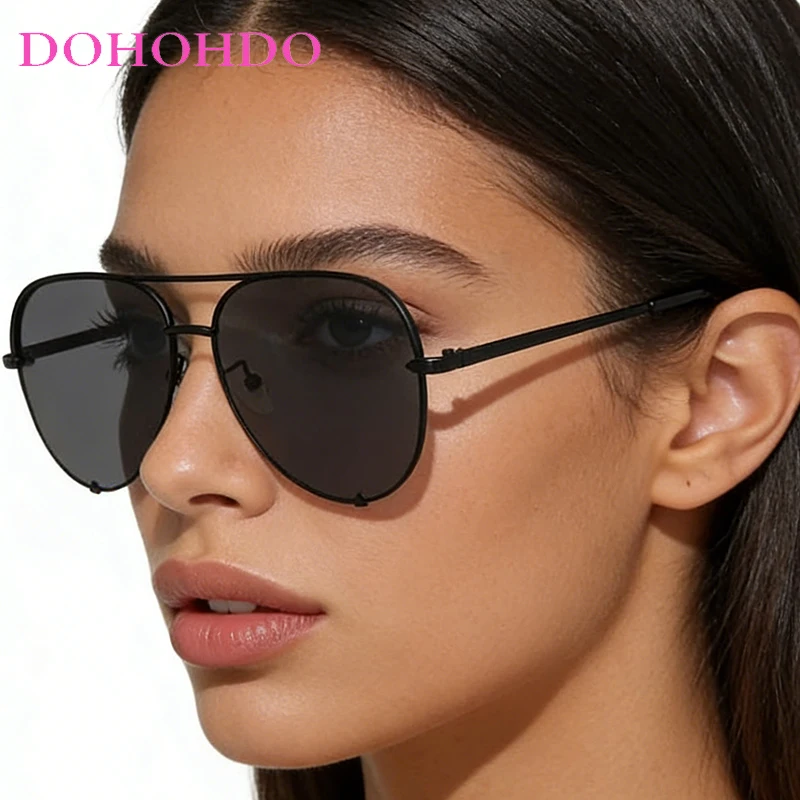 Fashion Luxury Brand Designer Ladies Pilot Sunglasses 2026 Women Men Vintage Driving Travel Sunglasses UV400 Oculos De Sol Gafas
Fashion Luxury Brand Designer Ladies Pilot Sunglasses 2026 Women Men Vintage Driving Travel Sunglasses UV400 Oculos De Sol Gafas