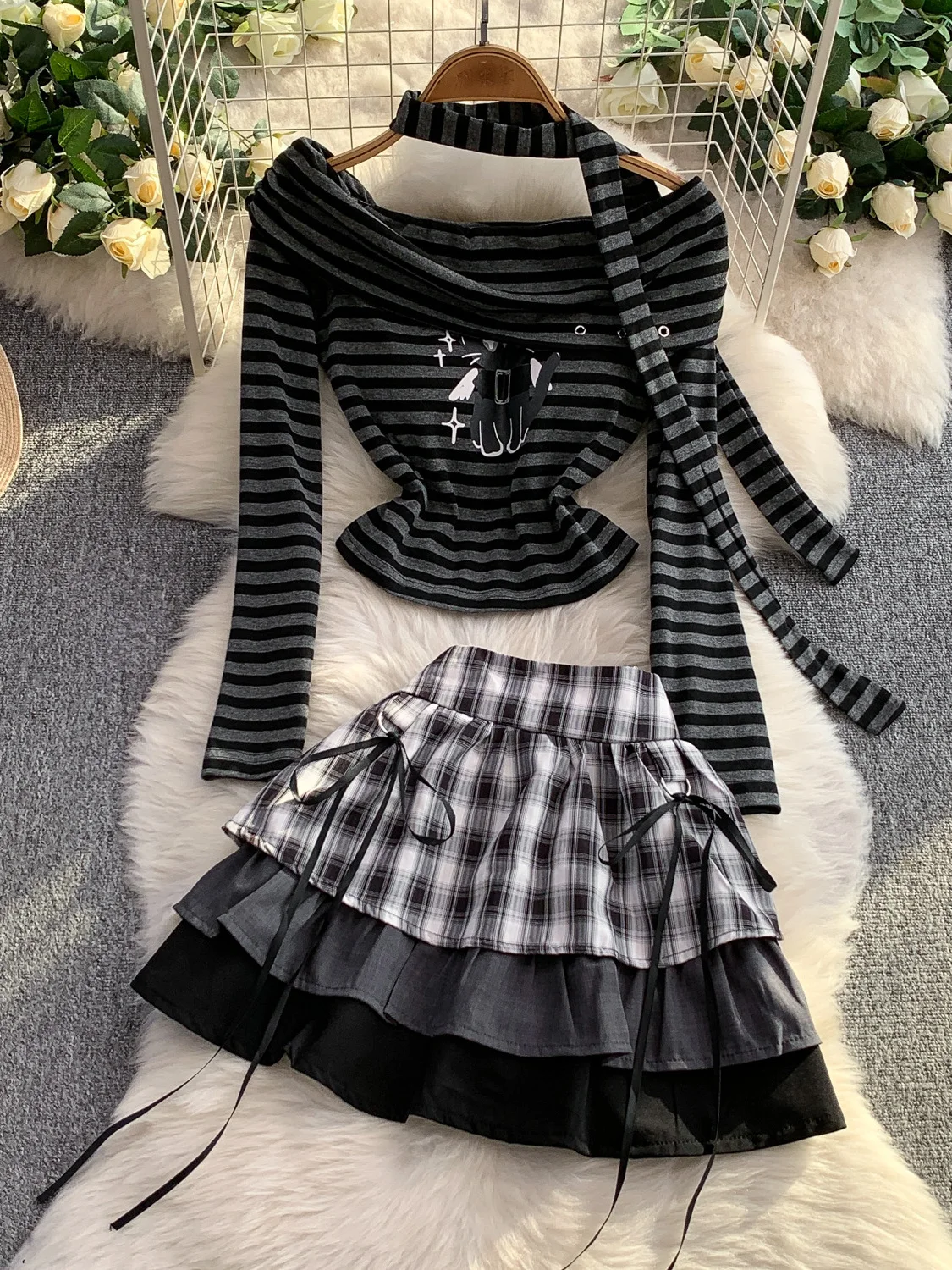 Ele Stripe Print T-irt One-oulder Top with Cake Skirt Two-Piece Set Faionable Casual Outfit for Teen Girls
Ele Stripe Print T-irt One-oulder Top with Cake Skirt Two-Piece Set Faionable Casual Outfit for Teen Girls