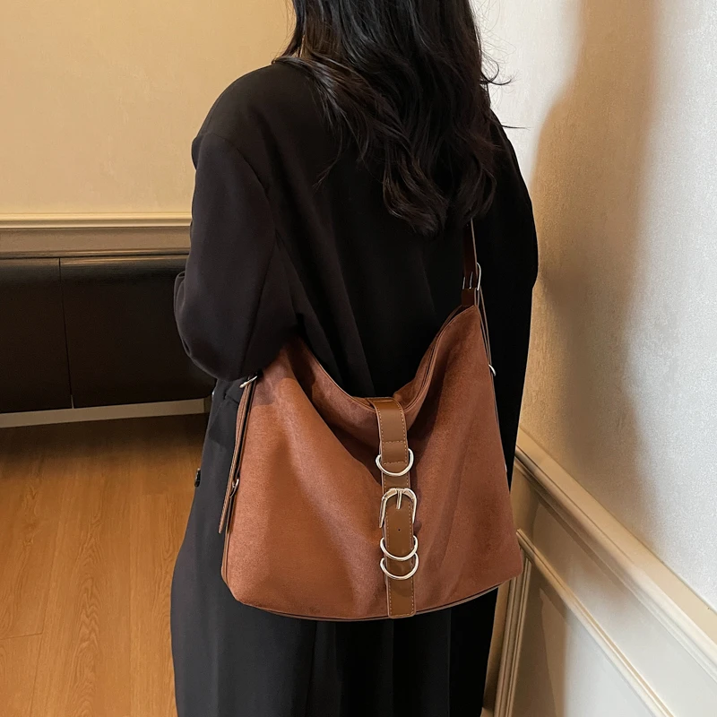 Elegant Women’s Leather Classic Fashion Designer Shoulder Stylish Trendy Tote Bag Luxury Crossbody Handbag For Daily Chic Looks
Elegant Women’s Leather Classic Fashion Designer Shoulder Stylish Trendy Tote Bag Luxury Crossbody Handbag For Daily Chic Looks