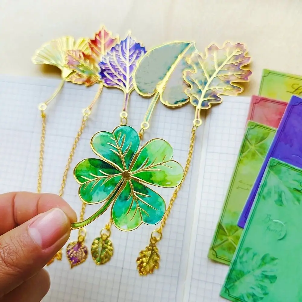 Aesthetic Stationery Gilt-Edged Metal Bookmark Pendant Design Exquisite Craft Reading Bookmark Book Separator Student Reading
Aesthetic Stationery Gilt-Edged Metal Bookmark Pendant Design Exquisite Craft Reading Bookmark Book Separator Student Reading