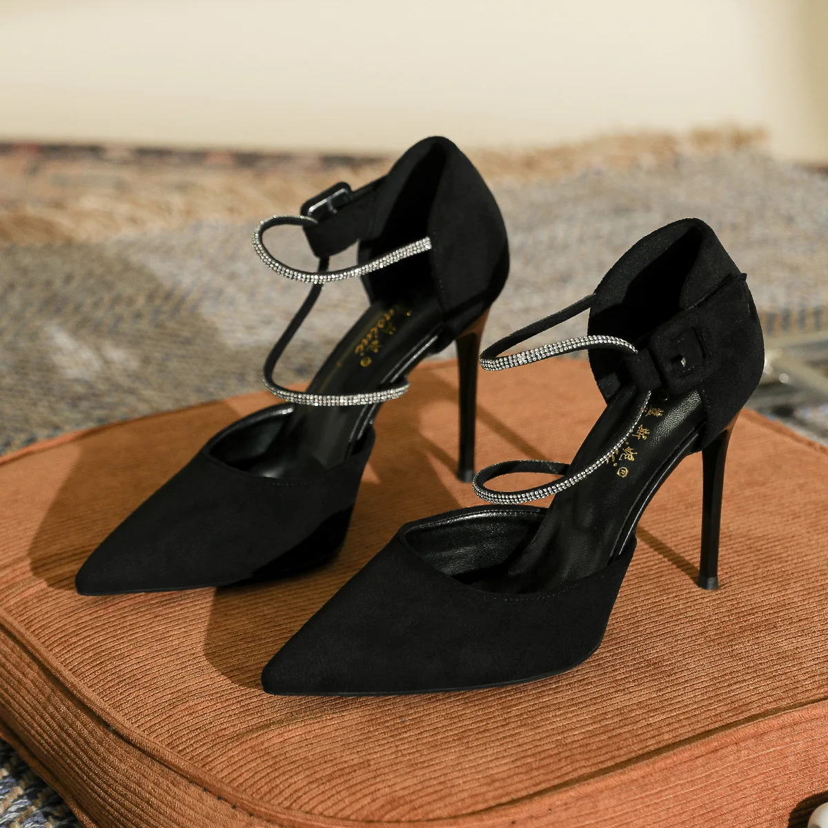 Black Gradient High Heels 2026 New Style Sequin Crystal Wedding Shoes Trendy Fine Heel Pointed Toe Versatile Banquet Shoes
Black Gradient High Heels 2026 New Style Sequin Crystal Wedding Shoes Trendy Fine Heel Pointed Toe Versatile Banquet Shoes