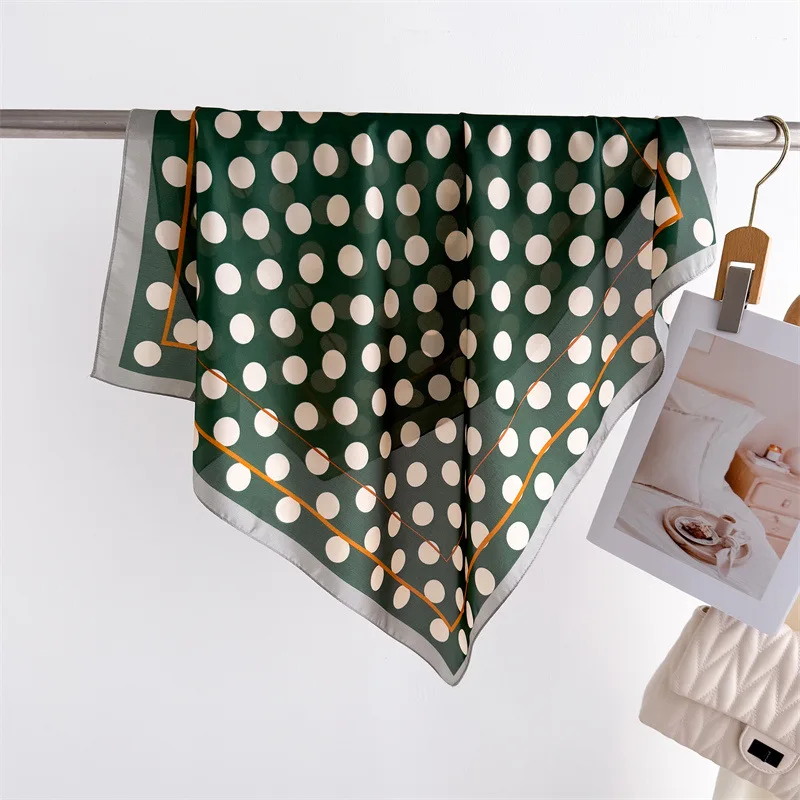 Роскошные новые шарфы с принтом, женские шелковые шарфы, весенние и летние цветочные украшения, маленькие галстуки, ленты для волос, сумки, оптовая продажа 
Роскошные новые шарфы с принтом, женские шелковые шарфы, весенние и летние цветочные украшения, маленькие галстуки, ленты для волос, сумки, оптовая продажа