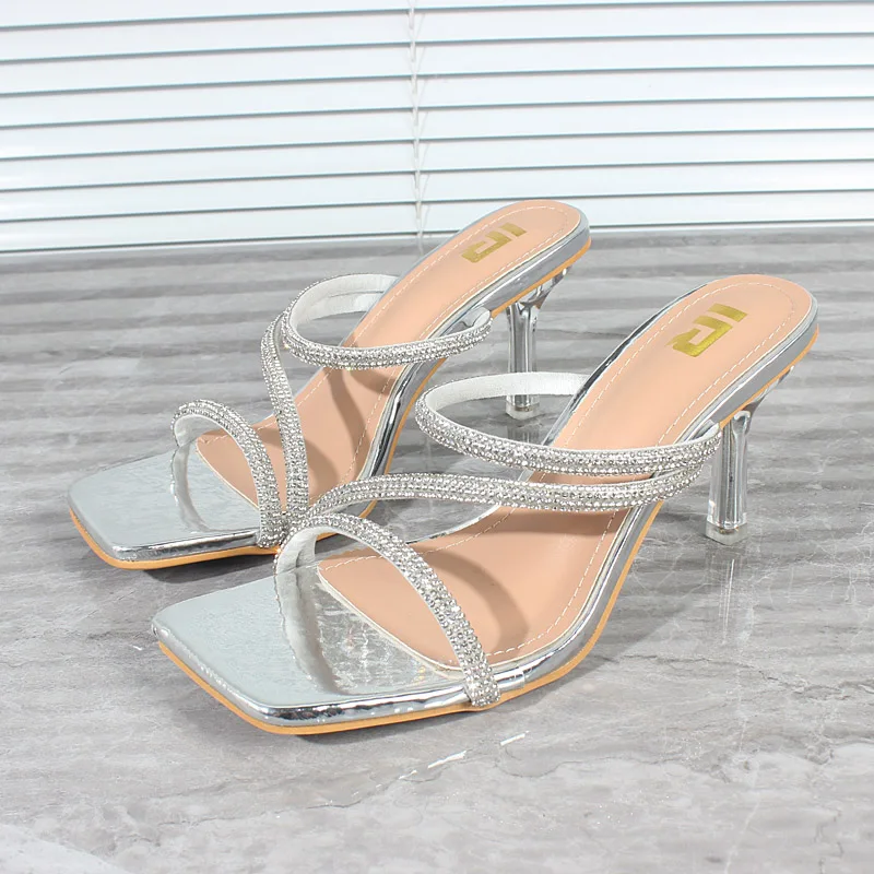 Women's Sandals 2024 Summer New Silver Patent Leather Crystal Stiletto High Heels Stiletto Fashion Party Sexy Women's Shoes
Women's Sandals 2024 Summer New Silver Patent Leather Crystal Stiletto High Heels Stiletto Fashion Party Sexy Women's Shoes