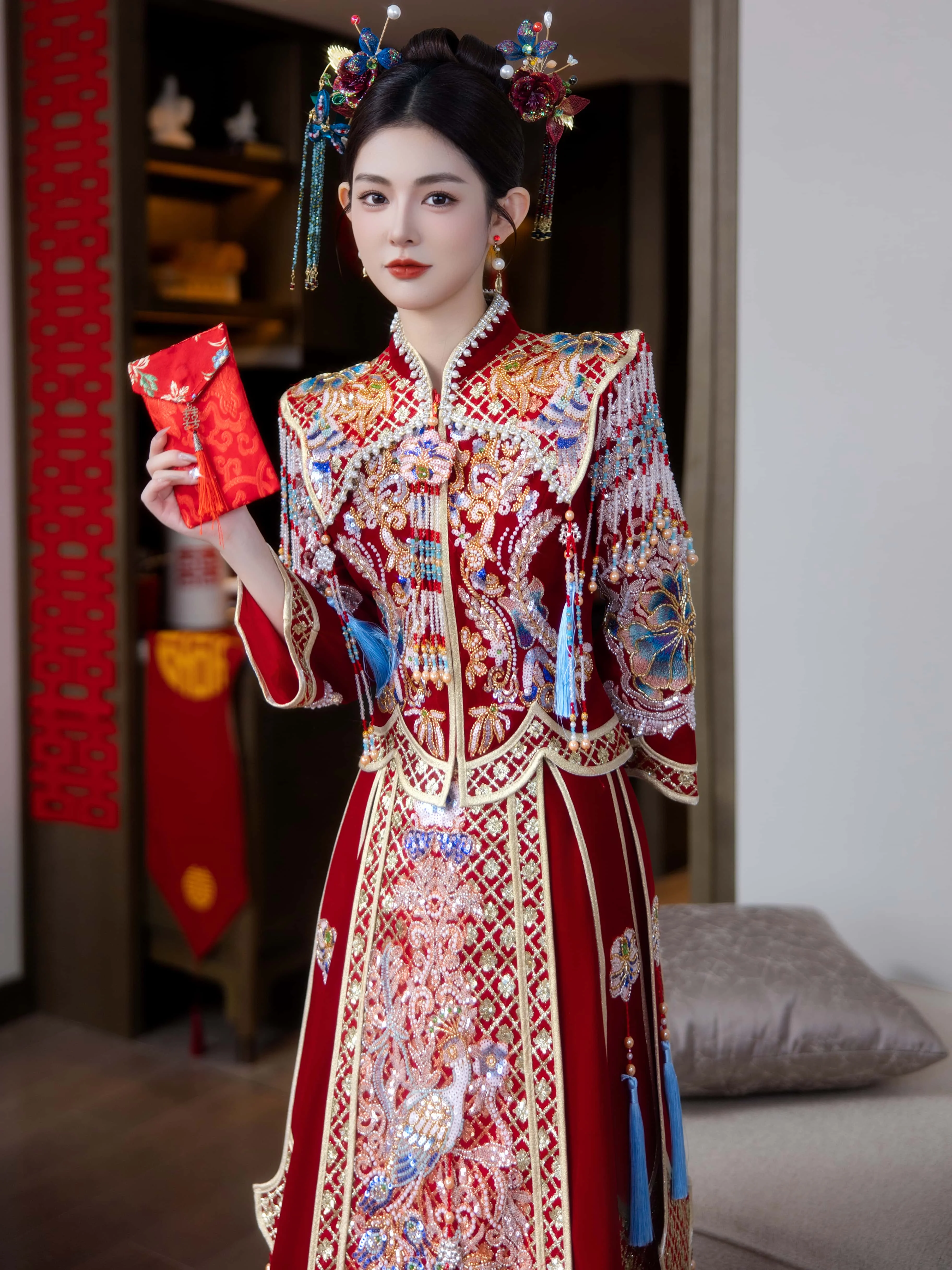 Бархатная одежда Xiuhe, свадебная одежда, новинка 2025, роскошное свадебное платье для тяжелой промышленности, платье в китайском стиле
Бархатная одежда Xiuhe, свадебная одежда, новинка 2025, роскошное свадебное платье для тяжелой промышленности, платье в китайском стиле