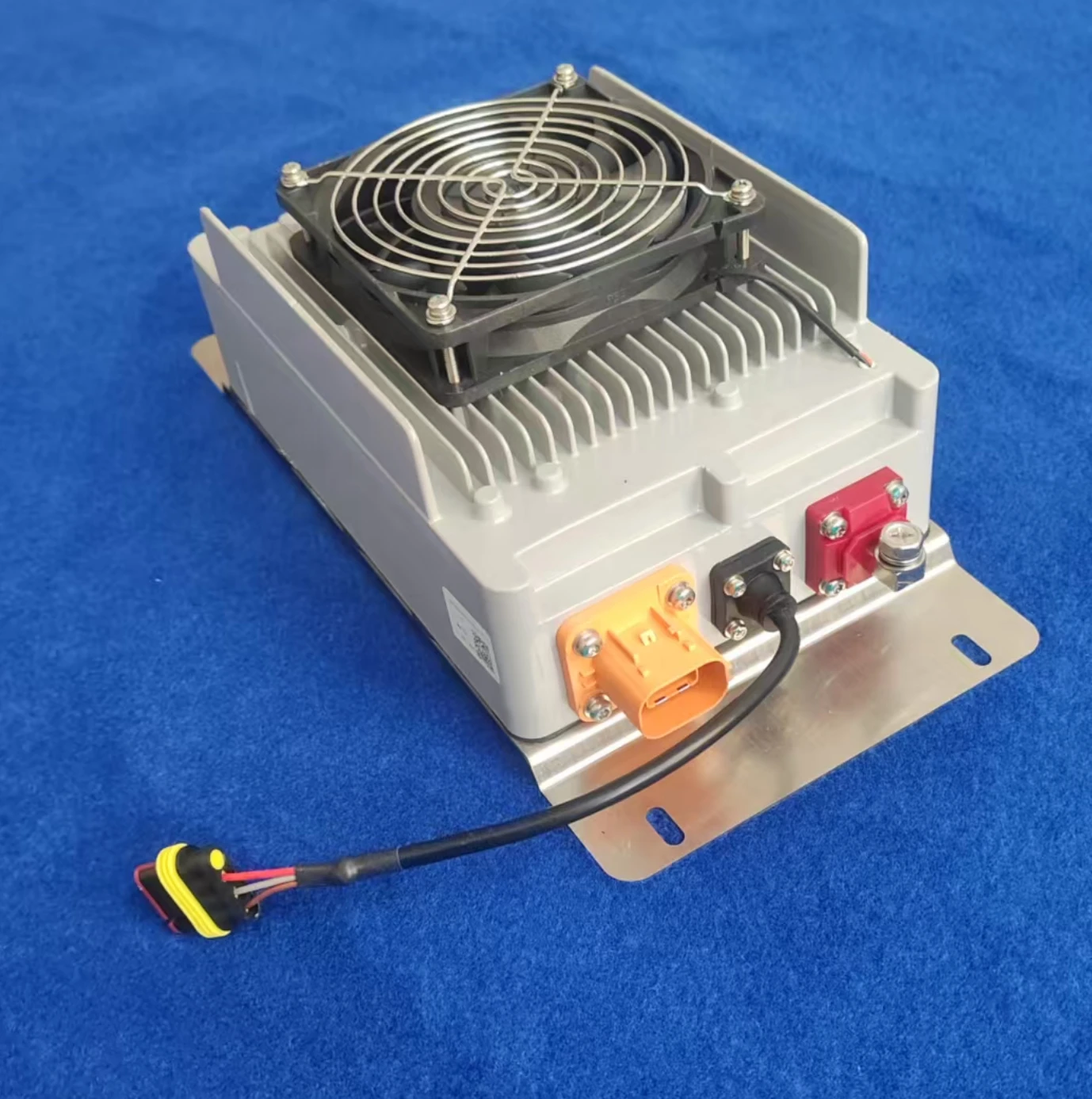 EV Style New Ip67 3kw Isolated DC D C Converter 540v to 24v D C DC Power
EV Style New Ip67 3kw Isolated DC D C Converter 540v to 24v D C DC Power