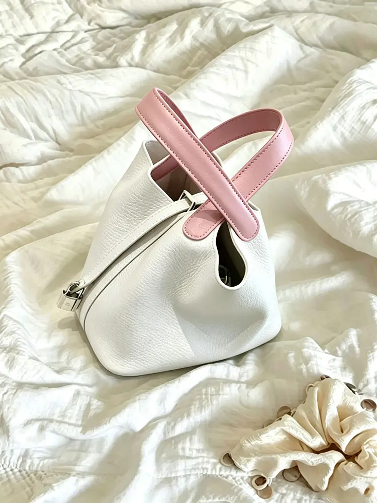 Commute Work Bucket Bag Women's Handbag Pink White Color Collision New 2026 Soft PU Leather Single Shoulder Bag for Youth
Commute Work Bucket Bag Women's Handbag Pink White Color Collision New 2026 Soft PU Leather Single Shoulder Bag for Youth