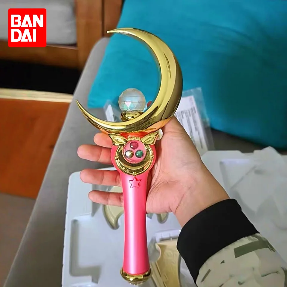 In Stock Original BANDAI PROPLICA Moon Stick Transformation Broochdisguise Pen Crystal Star Figure Anime Sailor Moon Model Toy
In Stock Original BANDAI PROPLICA Moon Stick Transformation Broochdisguise Pen Crystal Star Figure Anime Sailor Moon Model Toy