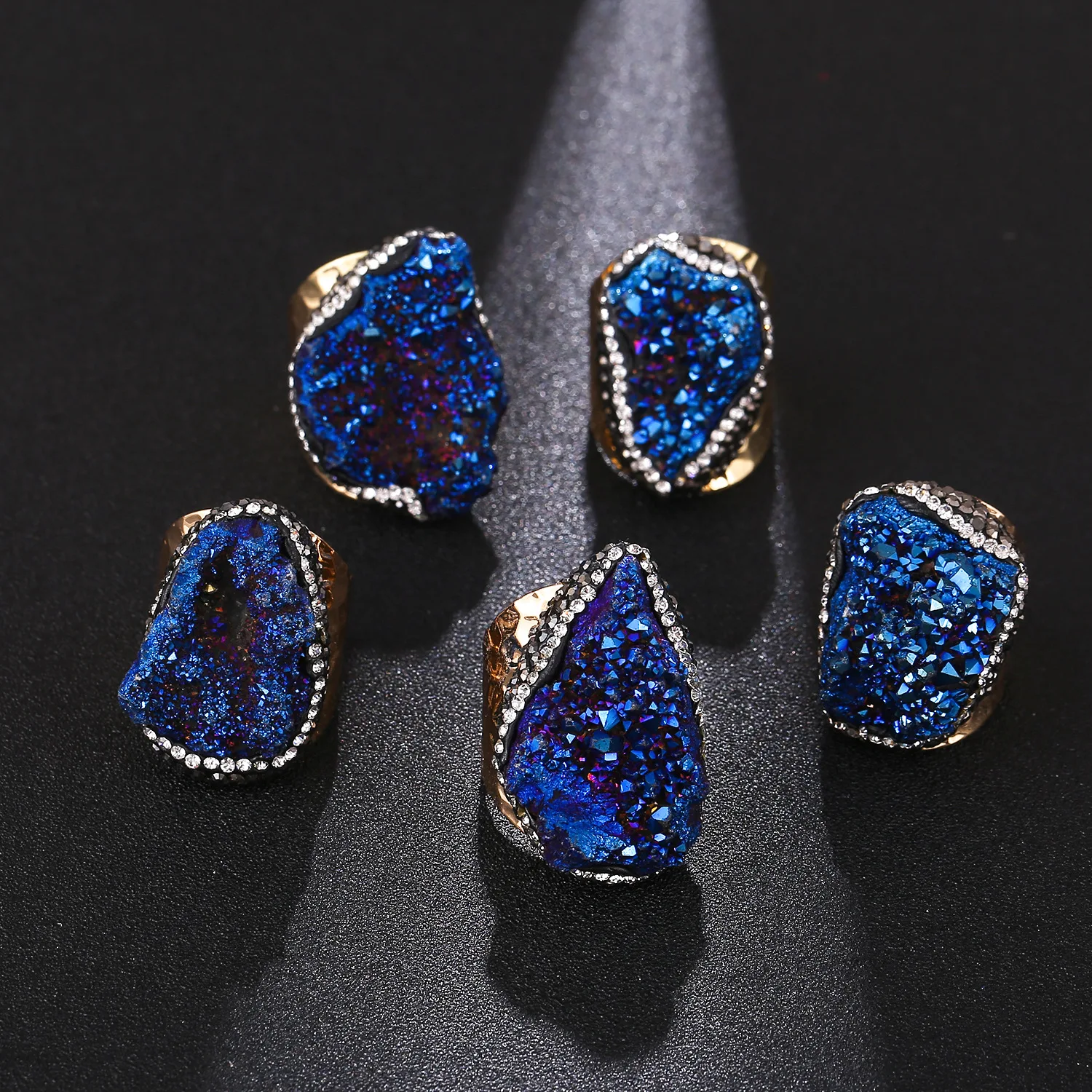 Handmade genuine natural crystal cluster point tooth hemming opening adjustable women's light luxury ins ring jewelry
Handmade genuine natural crystal cluster point tooth hemming opening adjustable women's light luxury ins ring jewelry