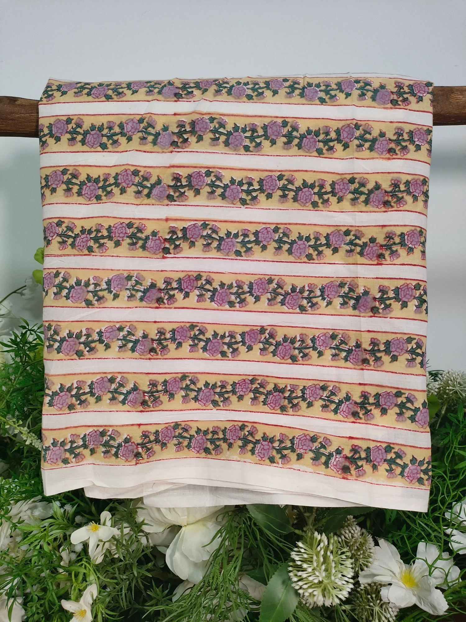 India Vintage Striped Floral Hand Block Print Cotton Fabric Sewing Material by the Meter for Crafting And DIY Projects
India Vintage Striped Floral Hand Block Print Cotton Fabric Sewing Material by the Meter for Crafting And DIY Projects
