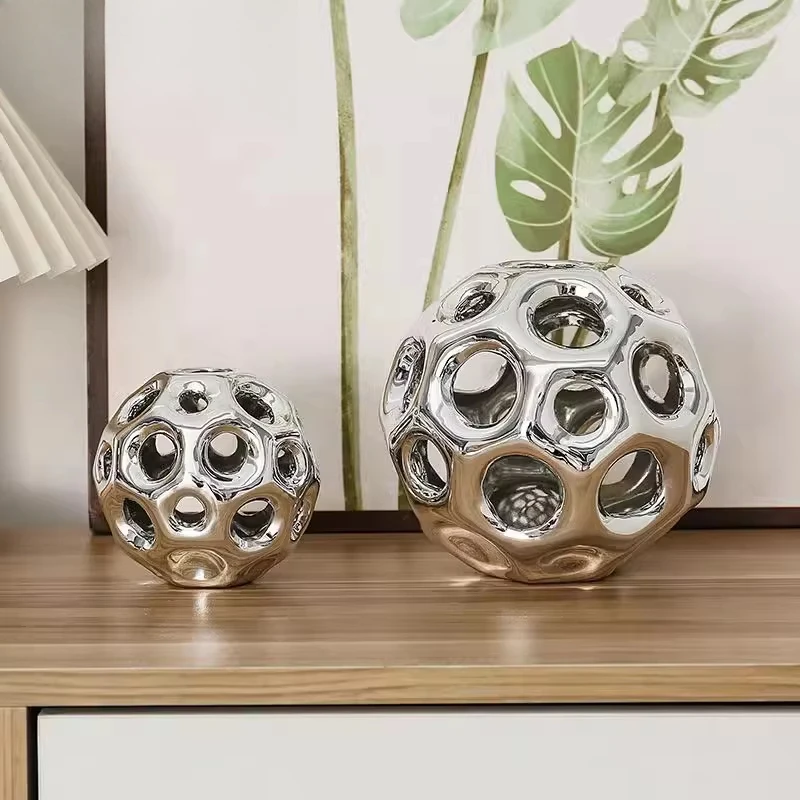 Furniture Modern Hollow Plated Gold Vase Silver Desktop Ceramic Art Decorative Home Decorations
Furniture Modern Hollow Plated Gold Vase Silver Desktop Ceramic Art Decorative Home Decorations