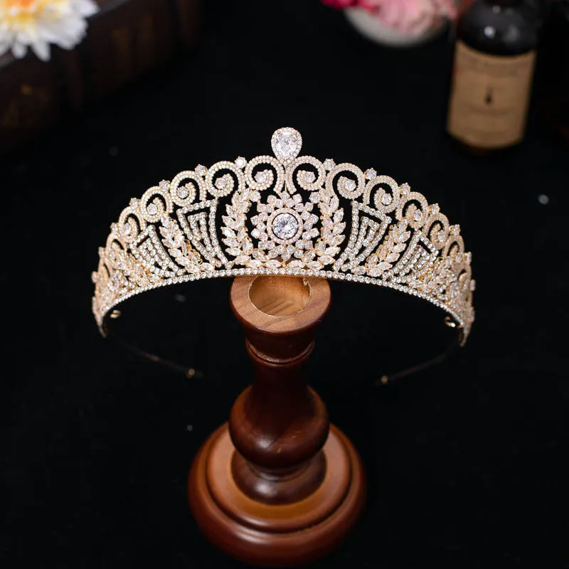 Короны королевы с кубическим цирконием для свадебного головного убора, королевская принцесса, свадебная тиара, корона для театрализованного представления, женская диадема, украшения для волос для выпускного вечера
Короны королевы с кубическим цирконием для свадебного головного убора, королевская принцесса, свадебная тиара, корона для театрализованного представления, женская диадема, украшения для волос для выпускного вечера