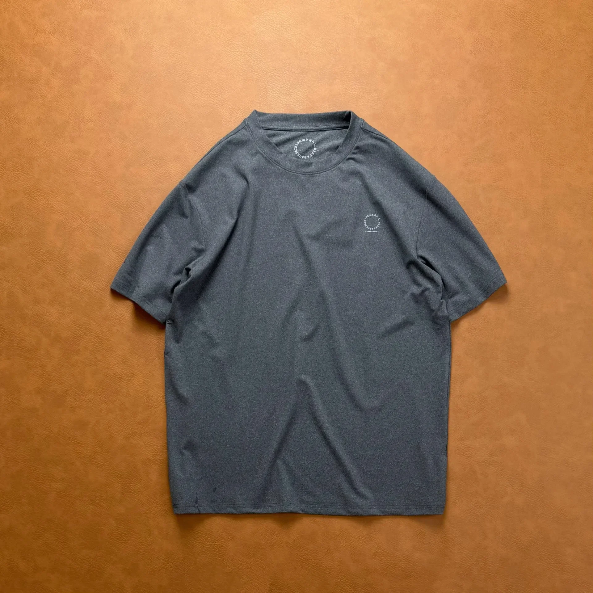 "super skin-friendly quick-drying fabric" comfortable, lightweight, base, minimalist T-shirt
"super skin-friendly quick-drying fabric" comfortable, lightweight, base, minimalist T-shirt