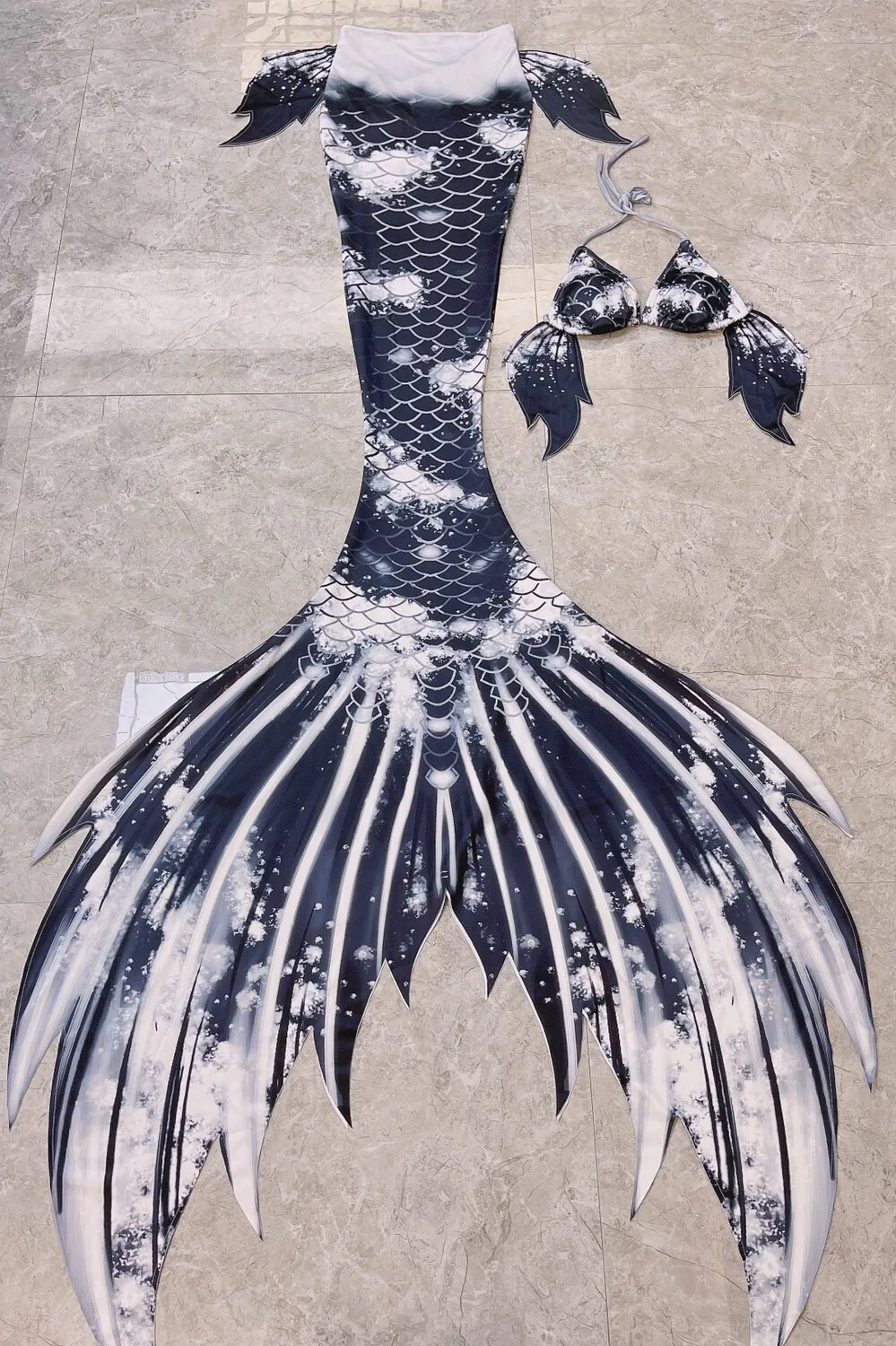 Colorful HD Printed Mermaid Tail Aquarium Adult Mermaid Performance Swimsuit Tailored Diving Training Mermaid Tail
Colorful HD Printed Mermaid Tail Aquarium Adult Mermaid Performance Swimsuit Tailored Diving Training Mermaid Tail