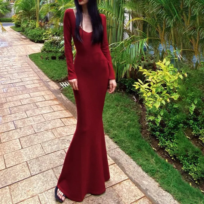 7512 Весна 14 игл, эластичное, плотное, не легко деформируется, глубокий v-образный вырез, утягивающее длинное платье русалки выше колена
7512 Весна 14 игл, эластичное, плотное, не легко деформируется, глубокий v-образный вырез, утягивающее длинное платье русалки выше колена