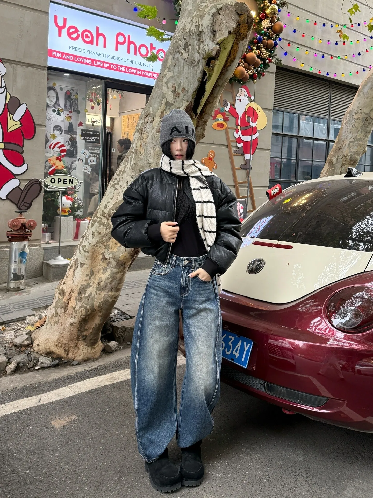 Джинсы женские с высокой талией, свободного кроя, в американском ретро-стиле, с эффектом потертости, широкие брюки-клеш, длиной в пол, модель Tristine
Джинсы женские с высокой талией, свободного кроя, в американском ретро-стиле, с эффектом потертости, широкие брюки-клеш, длиной в пол, модель Tristine