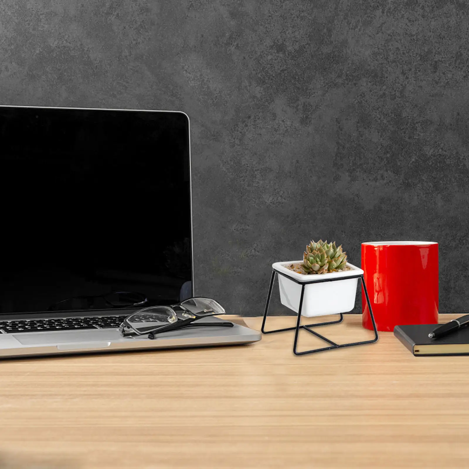 Набор из 1 шт. стильного керамического кашпо для суккулентов с железной подставкой, маленький цветочный горшок для подоконника, рабочего стола, сада, декора для дома и улицы
Набор из 1 шт. стильного керамического кашпо для суккулентов с железной подставкой, маленький цветочный горшок для подоконника, рабочего стола, сада, декора для дома и улицы