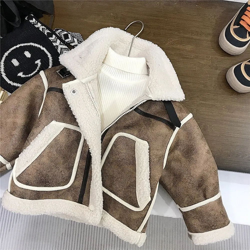 Fashion Winter Children's Faux Suede Thickened Coat Fashion Turn Down Collar Loose Velvet Jackets Korean Casual Boys' Coat
Fashion Winter Children's Faux Suede Thickened Coat Fashion Turn Down Collar Loose Velvet Jackets Korean Casual Boys' Coat