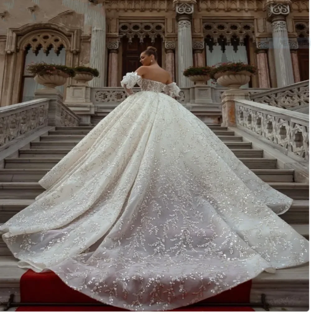 Exquisite Wedding Dresses Deep V-neck Backless Maxi Court Train Luxury Bride Princess Ball Gown High-end Classic Robe De Marié
Exquisite Wedding Dresses Deep V-neck Backless Maxi Court Train Luxury Bride Princess Ball Gown High-end Classic Robe De Marié