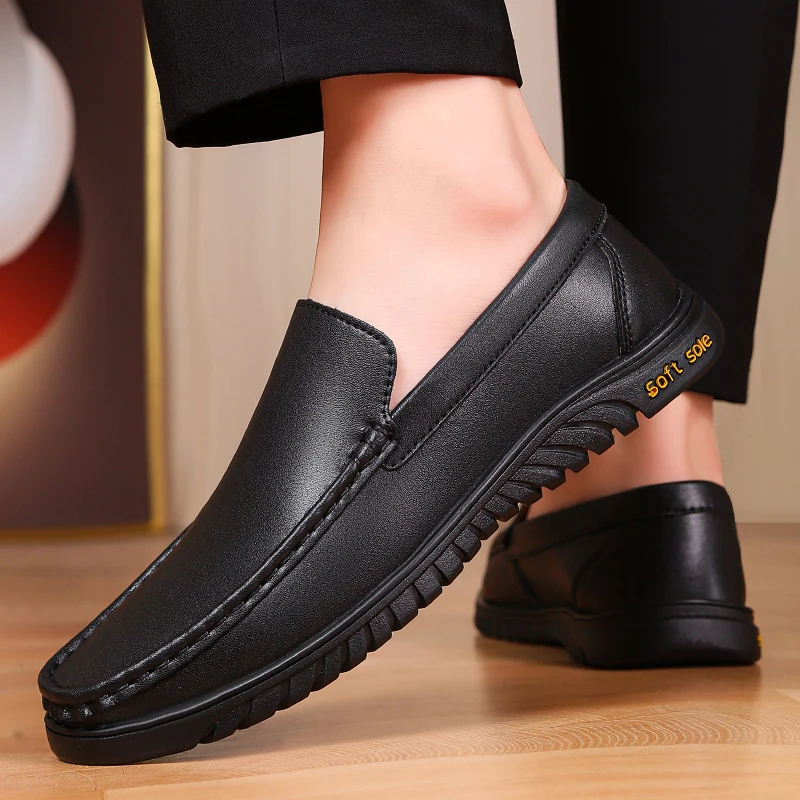 High Quality Men's Breathable and Non Slip Soft Soled Loafers Hand Sewn Men's Round Toe Comfortable Cowhide Casual Leather Shoes
High Quality Men's Breathable and Non Slip Soft Soled Loafers Hand Sewn Men's Round Toe Comfortable Cowhide Casual Leather Shoes