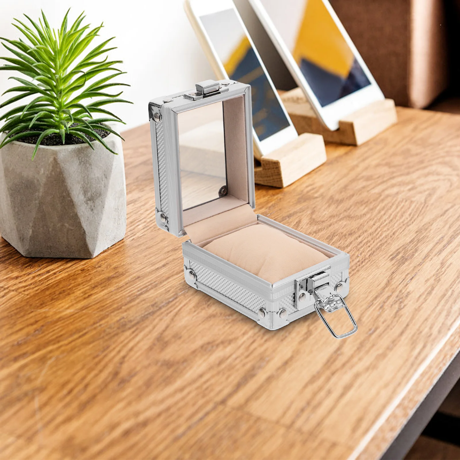 Single Watch Winder Box Premium Aluminum Alloy Case with Lock for Automatic Watch Storage Compact Travel Safe Silver
Single Watch Winder Box Premium Aluminum Alloy Case with Lock for Automatic Watch Storage Compact Travel Safe Silver