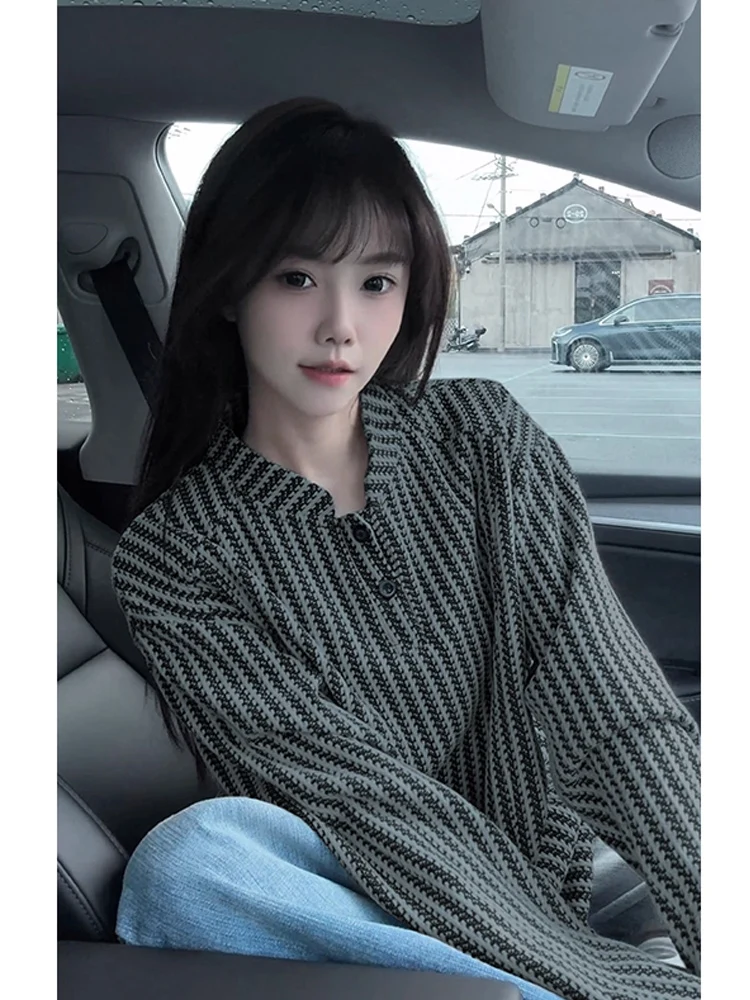 Men's Henry Collar Long Sleeve Sweatshirt Comfortable Loose Fit Autumn Outerwear Couple's Jacket Fishbone Pattern Base Shirt
Men's Henry Collar Long Sleeve Sweatshirt Comfortable Loose Fit Autumn Outerwear Couple's Jacket Fishbone Pattern Base Shirt
