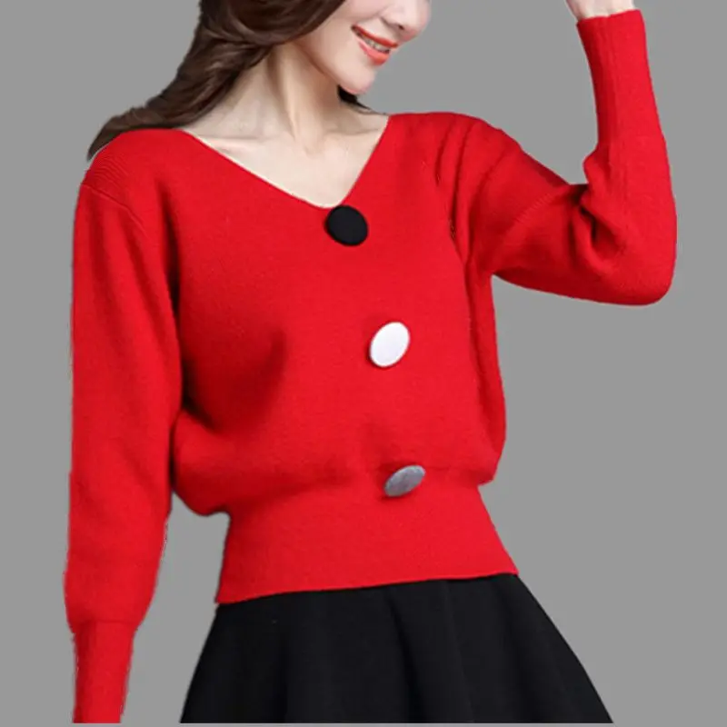 Autumn New Button Red Knitting Pullovers V Neck Long Sleeve All-match Short Elegant Sweaters Fashion Temperament Women Clothing
Autumn New Button Red Knitting Pullovers V Neck Long Sleeve All-match Short Elegant Sweaters Fashion Temperament Women Clothing