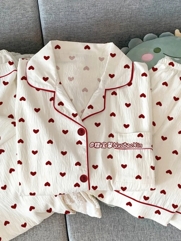 Summer New Arrival Thin Short Sleeve Heart Print Sleepwear Women's Korean Style High Aesthetic Three Piece Set Sweet Cute Style
Summer New Arrival Thin Short Sleeve Heart Print Sleepwear Women's Korean Style High Aesthetic Three Piece Set Sweet Cute Style