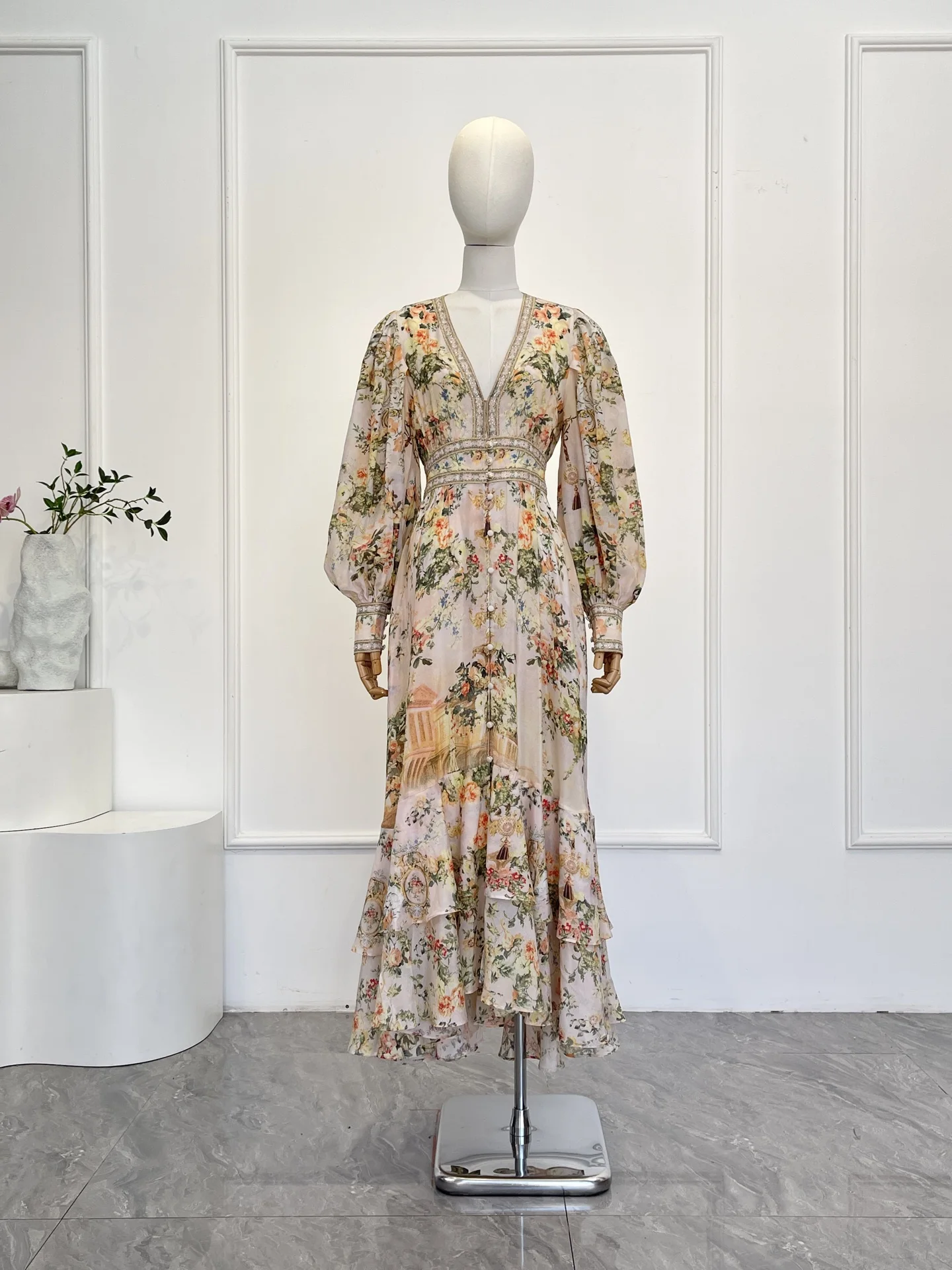 2026 New High Quality Re-tro Floral Print Spring Summer Silk Full Sleeve Ruffles Women Holiday Midi Dress
2026 New High Quality Re-tro Floral Print Spring Summer Silk Full Sleeve Ruffles Women Holiday Midi Dress