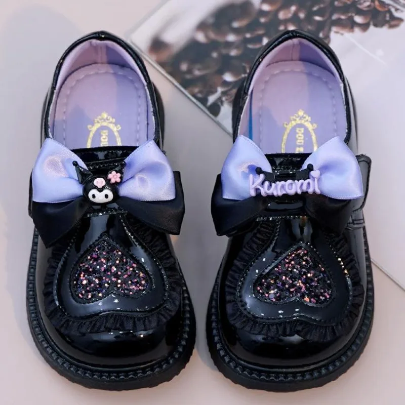 Kuromi аниме Kawaii Sanrio Ins модная повседневная кожаная обувь милая обувь принцессы с героями мультфильмов кроссовки милые подарки для детей
Kuromi аниме Kawaii Sanrio Ins модная повседневная кожаная обувь милая обувь принцессы с героями мультфильмов кроссовки милые подарки для детей