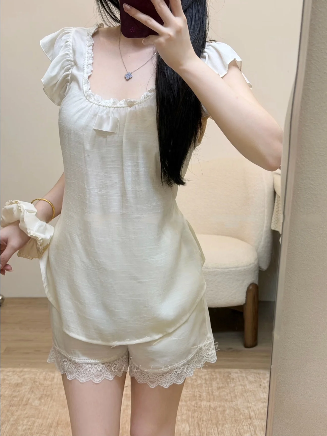 Breathable Sensation Linen Material Small Flying Sleeve Nightgown Set Thin Top Shorts with Chest Pad Home Clothes Two Piece Set
Breathable Sensation Linen Material Small Flying Sleeve Nightgown Set Thin Top Shorts with Chest Pad Home Clothes Two Piece Set