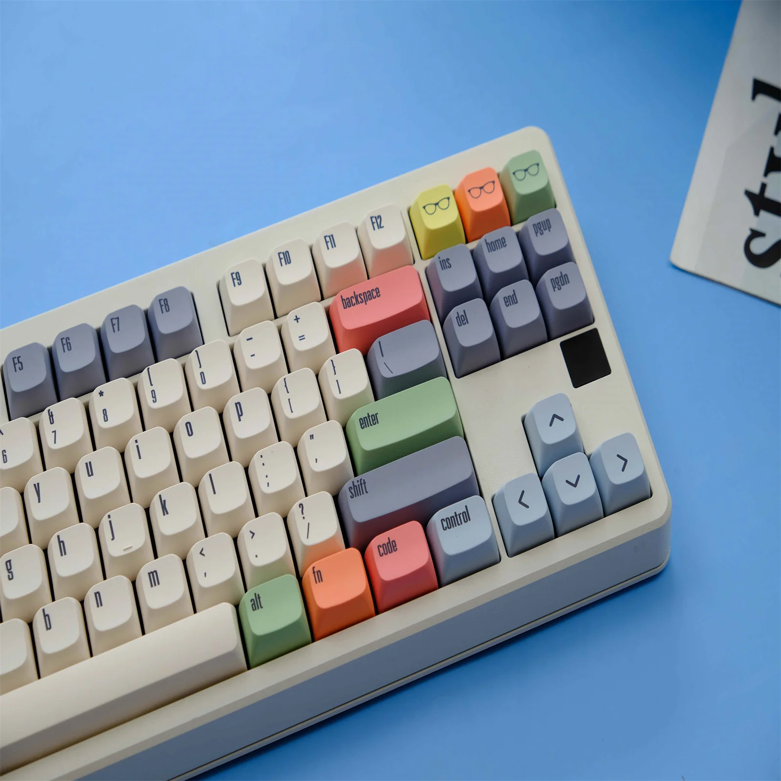 GMK Canvas Keycaps Set 126 Keys PBT Material XDA Profile for cherry MX Switch 61/64/68/75/84/87/98/104 Mechanical Keyboard
GMK Canvas Keycaps Set 126 Keys PBT Material XDA Profile for cherry MX Switch 61/64/68/75/84/87/98/104 Mechanical Keyboard