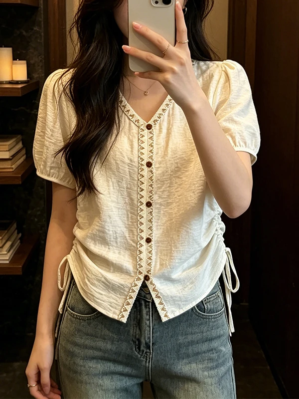 plus Size Women's Shirt Korean Style Embroidered Gathered Design V-Neck Cover Belly Slimming Summer New Arrival
plus Size Women's Shirt Korean Style Embroidered Gathered Design V-Neck Cover Belly Slimming Summer New Arrival