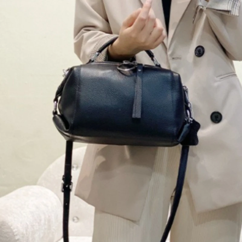 Genuine Top Layer Cowhide Leather Bag for Women, New Arrival Fashion Shoulder Crossbody Purse, Top Handle Tote Handbag
Genuine Top Layer Cowhide Leather Bag for Women, New Arrival Fashion Shoulder Crossbody Purse, Top Handle Tote Handbag