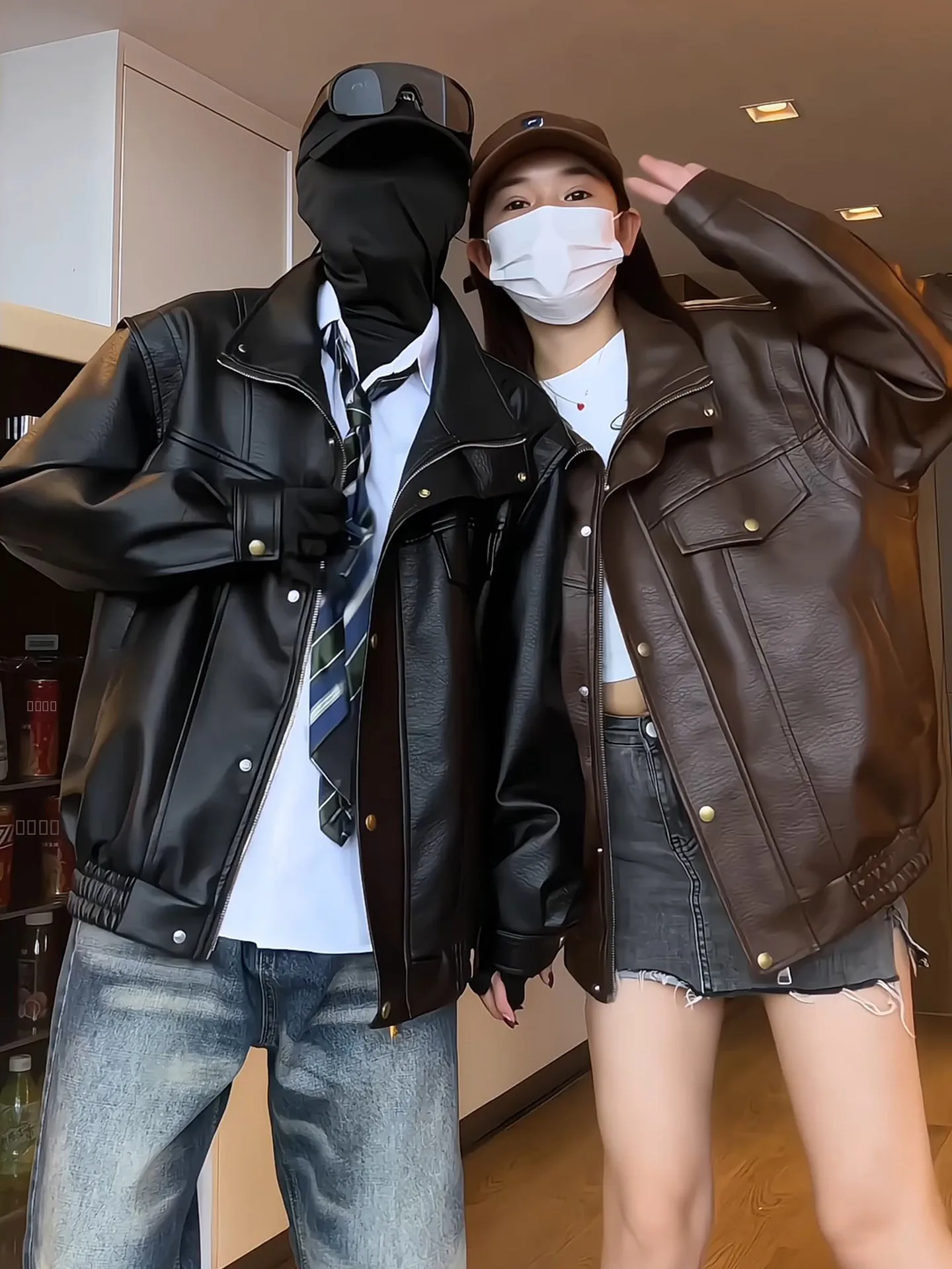 ort PU Leather Motorcycle Jaet Men's Spring Autumn American Retro Sle Baseball Game Feel Loose Fit Breathable Outerwear
ort PU Leather Motorcycle Jaet Men's Spring Autumn American Retro Sle Baseball Game Feel Loose Fit Breathable Outerwear