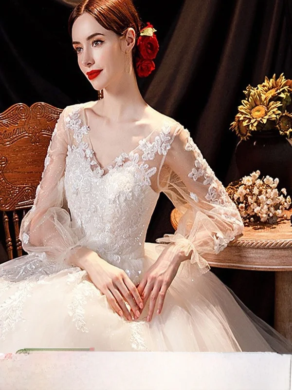 Princess Style Long Sleeve Deep V Neck Wedding Dress Fairy Tale Bride Winter Wedding Gown Angel Wedding Dress 17889
Princess Style Long Sleeve Deep V Neck Wedding Dress Fairy Tale Bride Winter Wedding Gown Angel Wedding Dress 17889