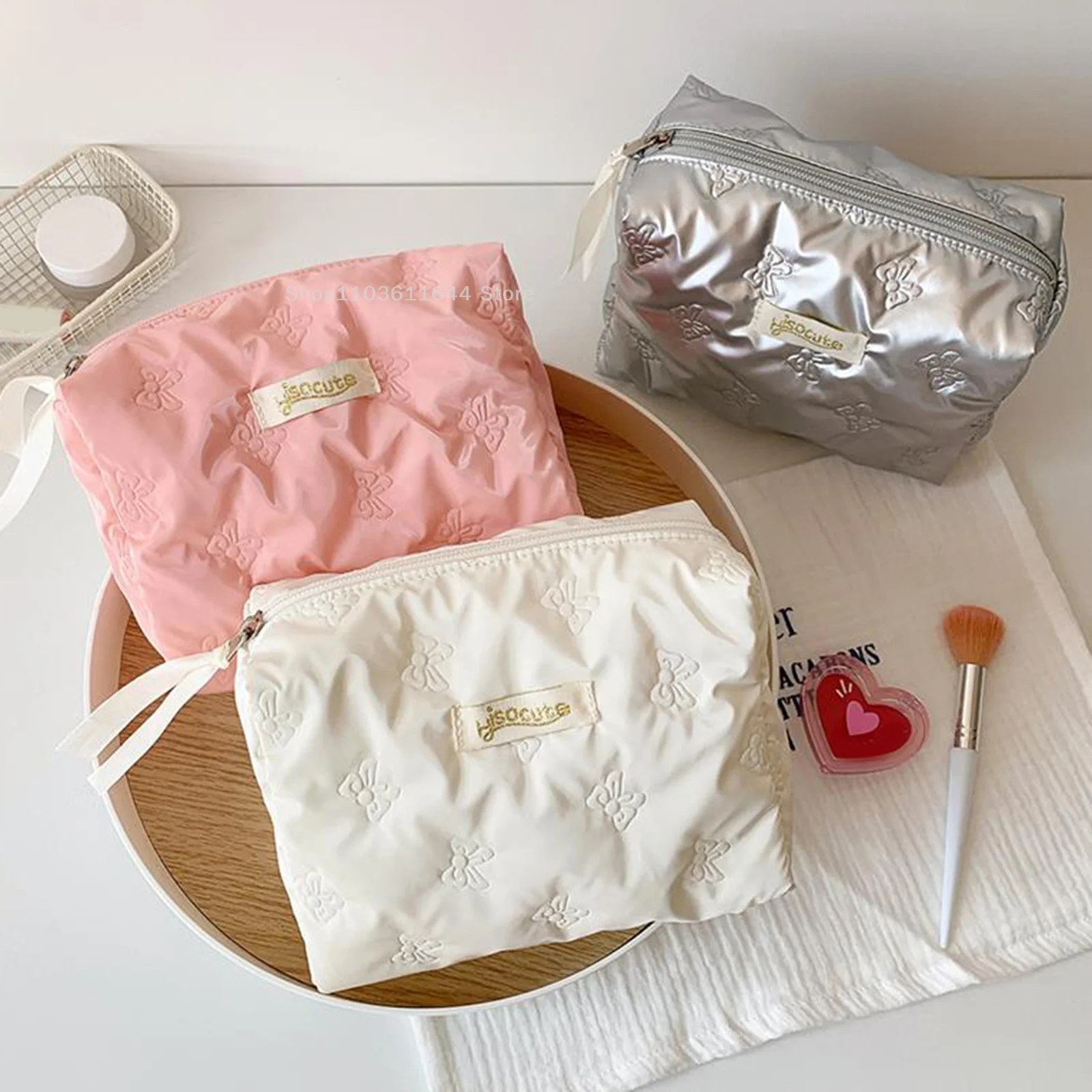 Cute Sweet Bow Embossed Cosmetic Makeup Bag Girly Pencil Case High Capacity Portable Storage Bag Toiletry Bag Student Bags Gifts
Cute Sweet Bow Embossed Cosmetic Makeup Bag Girly Pencil Case High Capacity Portable Storage Bag Toiletry Bag Student Bags Gifts