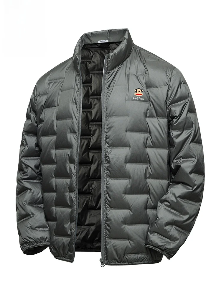 Зимняя новинка Paul Frank: утепленная мужская куртка с капюшоном, на пуху, теплая верхняя одежда на молнии, повседневная, свободного кроя, из полиэстера.
Зимняя новинка Paul Frank: утепленная мужская куртка с капюшоном, на пуху, теплая верхняя одежда на молнии, повседневная, свободного кроя, из полиэстера.