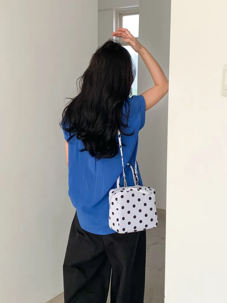 Polka Dot Small Crossbody Bags Women 2025 New Summer Fashion Luxury Mini Square Bags Korean Version Solid Trend Shoulder Bags
Polka Dot Small Crossbody Bags Women 2025 New Summer Fashion Luxury Mini Square Bags Korean Version Solid Trend Shoulder Bags