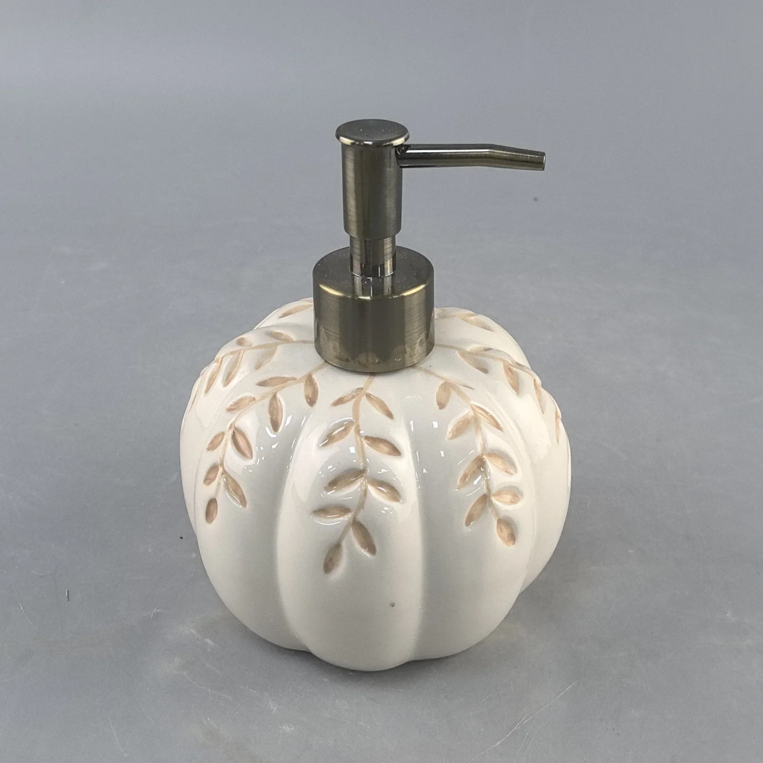 Separate Bottle Press soap dispenser 460ml Creative Halloween Ceramic Pumpkin lotion Bottle Hotel Bathroom Ceramic lotion Bottle
Separate Bottle Press soap dispenser 460ml Creative Halloween Ceramic Pumpkin lotion Bottle Hotel Bathroom Ceramic lotion Bottle