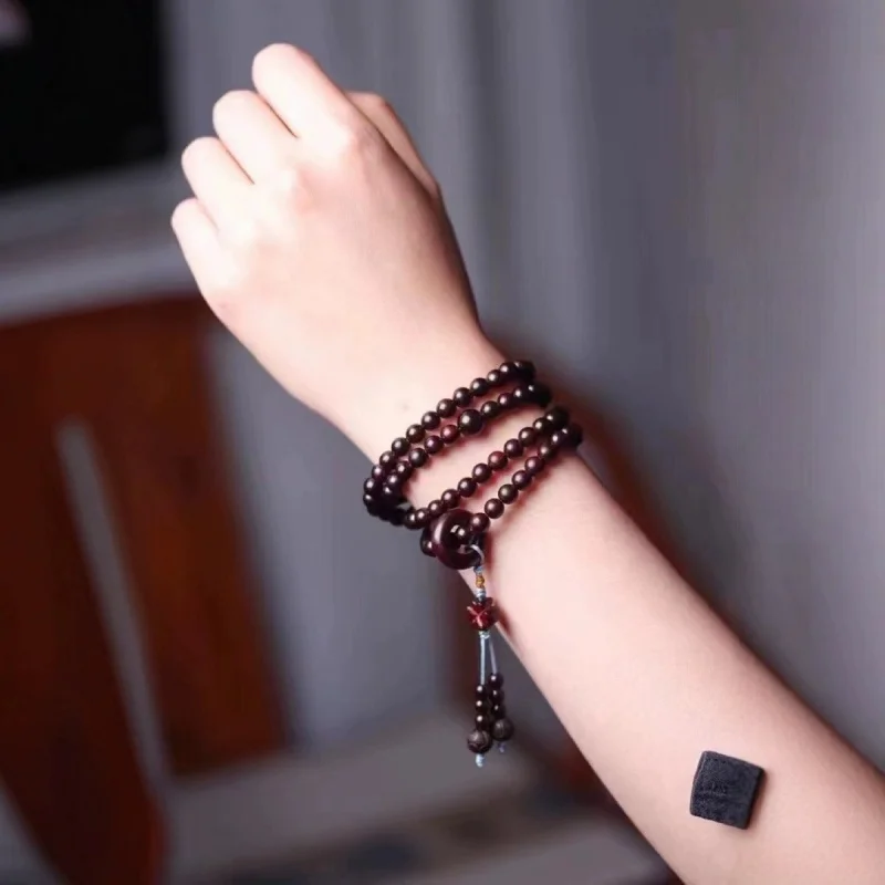 Interlocking four-leaf clover Indian rosewood 0.6mm Buddhist , exquisite 108-bead women's matching bracelet
Interlocking four-leaf clover Indian rosewood 0.6mm Buddhist , exquisite 108-bead women's matching bracelet