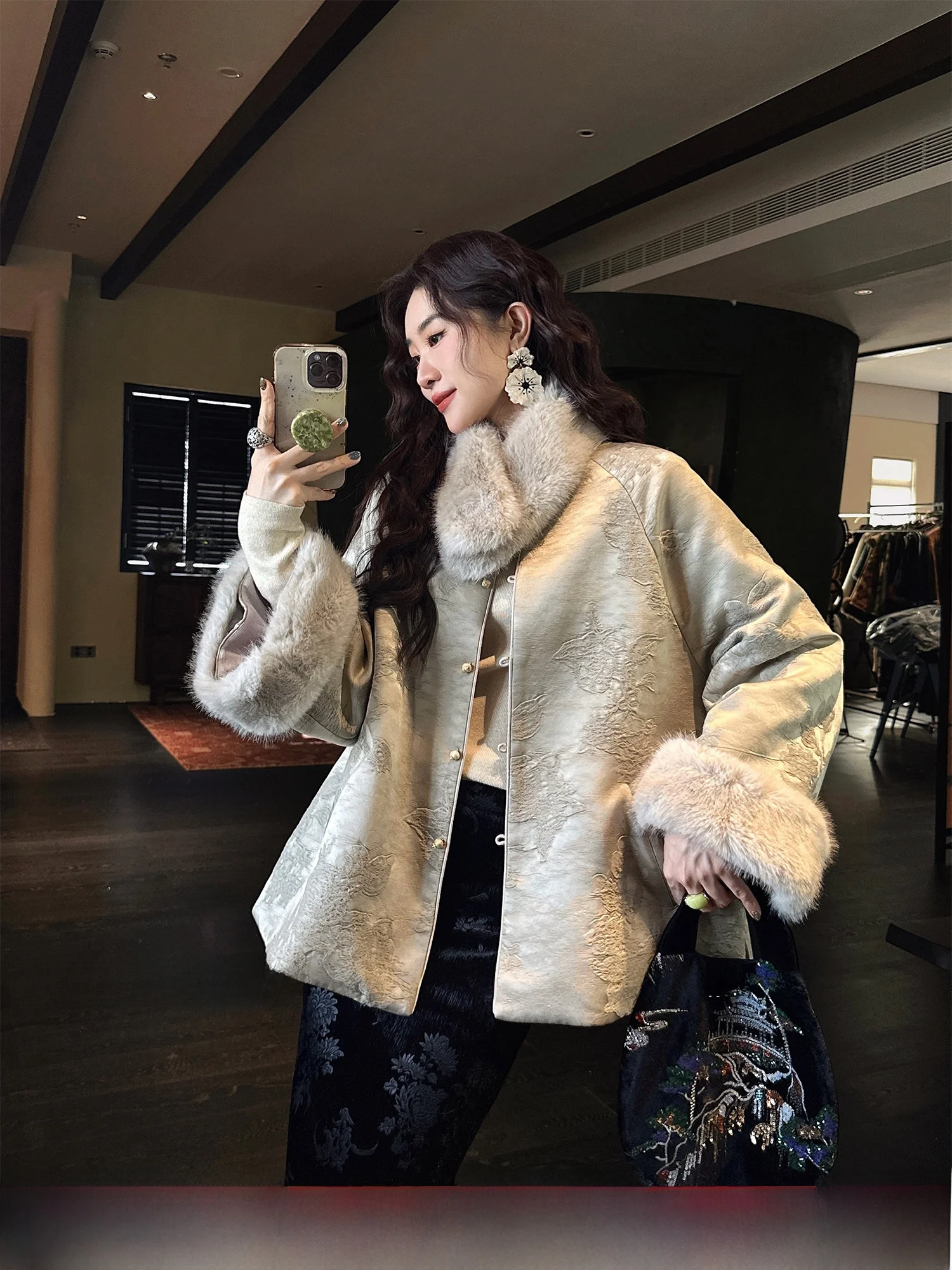 Sanji Bla Flower New Chinese Sle Thiened Cotton Jaet Winter Clothes 2025 New Model Top Coat Trendy Long Sve
Sanji Bla Flower New Chinese Sle Thiened Cotton Jaet Winter Clothes 2025 New Model Top Coat Trendy Long Sve